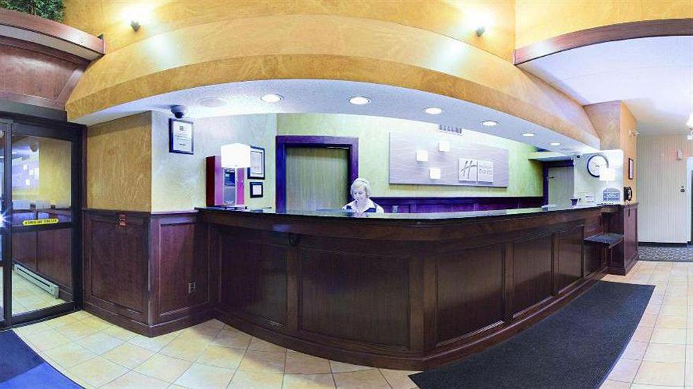 Holiday Inn Express Hotel Pittsburgh-North/Harmarville By Ihg Exterior foto