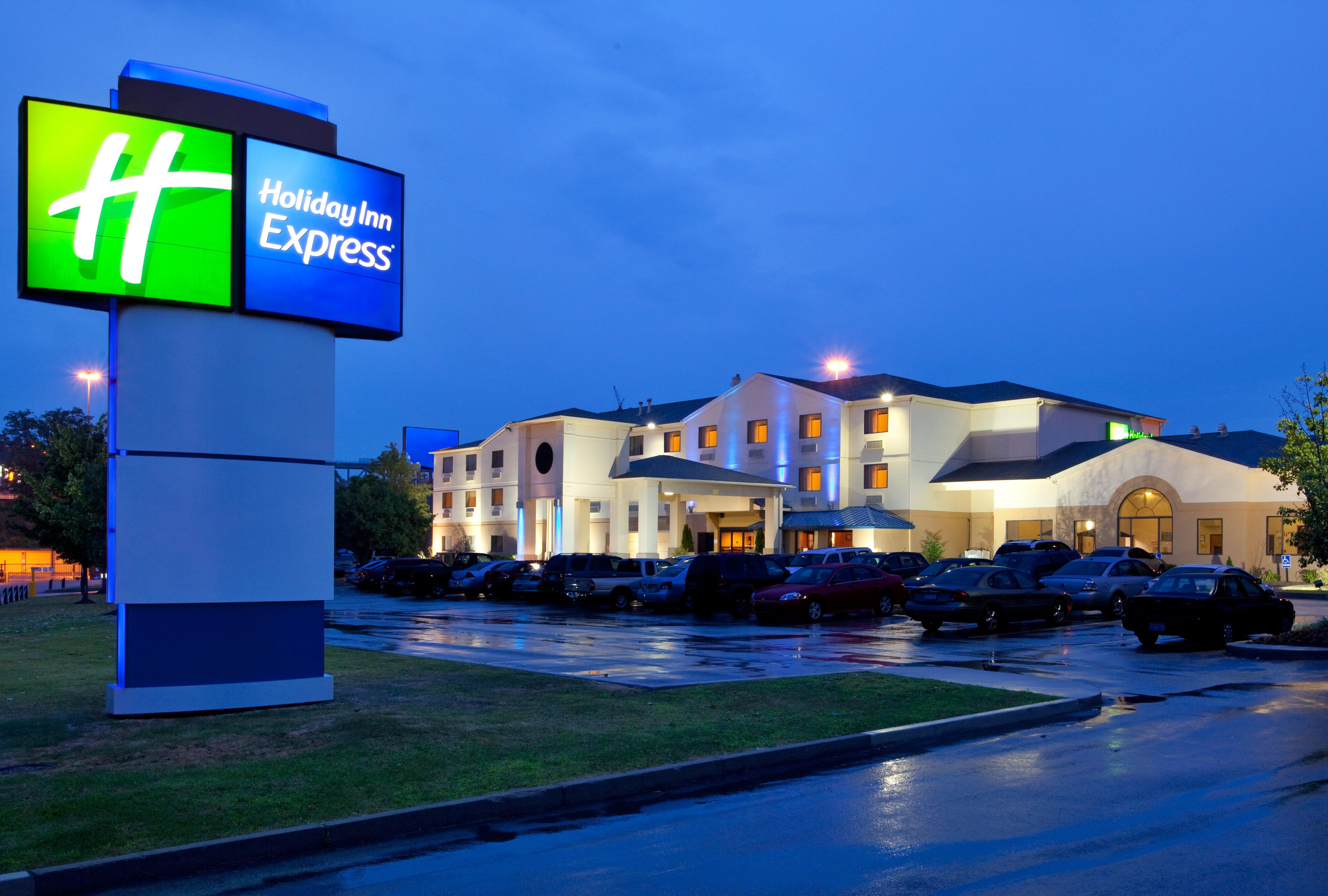 Holiday Inn Express Hotel Pittsburgh-North/Harmarville By Ihg Exterior foto