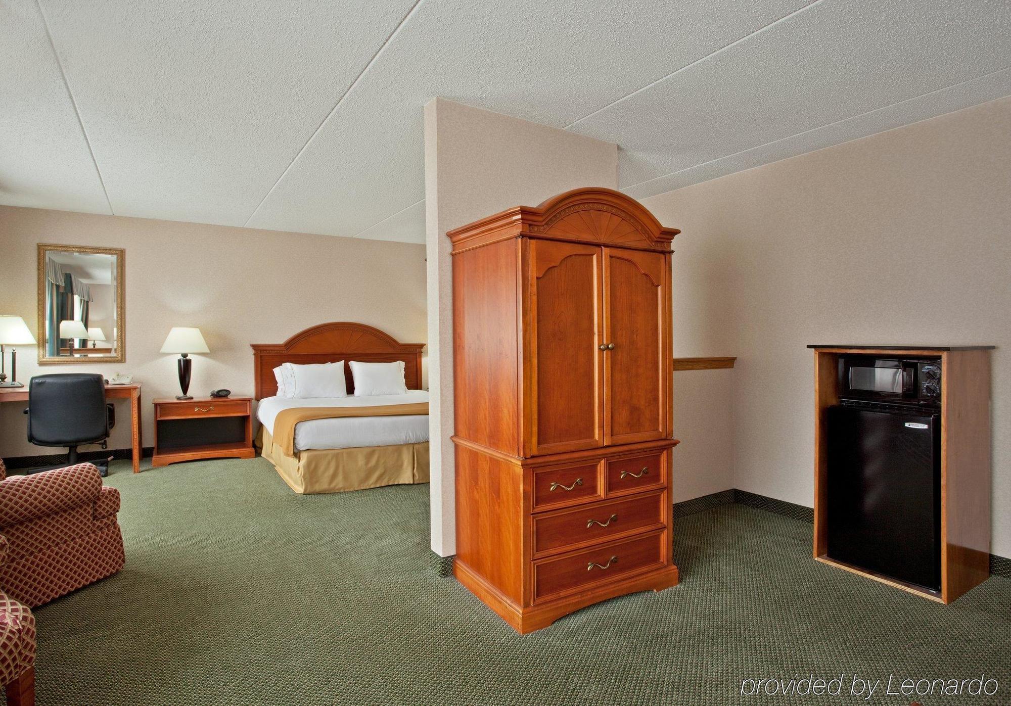 Holiday Inn Express Hotel Pittsburgh-North/Harmarville By Ihg Exterior foto