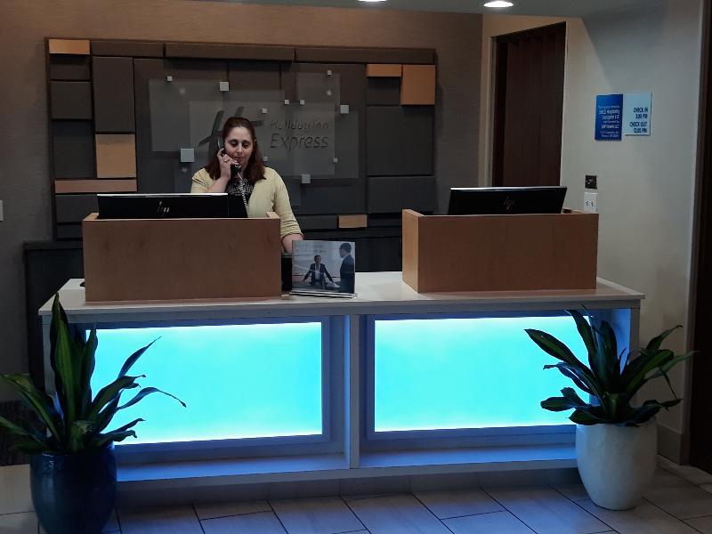 Holiday Inn Express Hotel Pittsburgh-North/Harmarville By Ihg Exterior foto